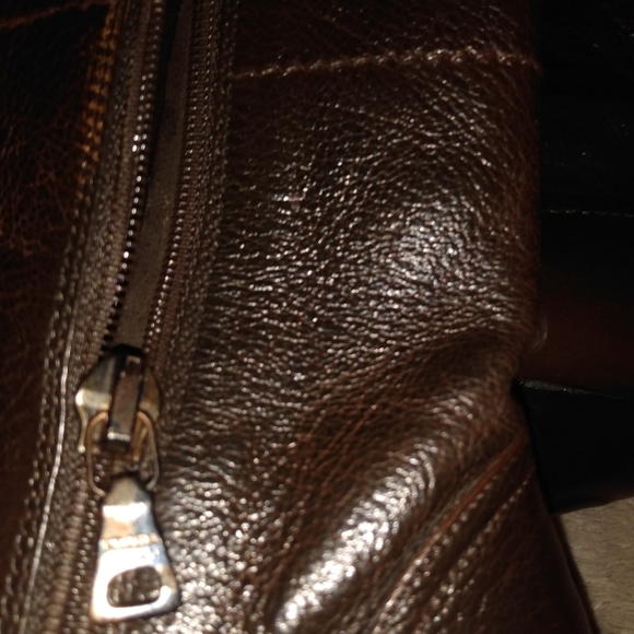 PRADA - Picture 3 of 6